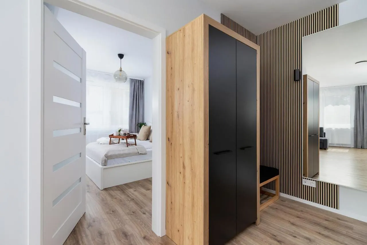 Cracow Apartment Bronowicka With Parking By Noclegi Renters 克拉科夫 波兰