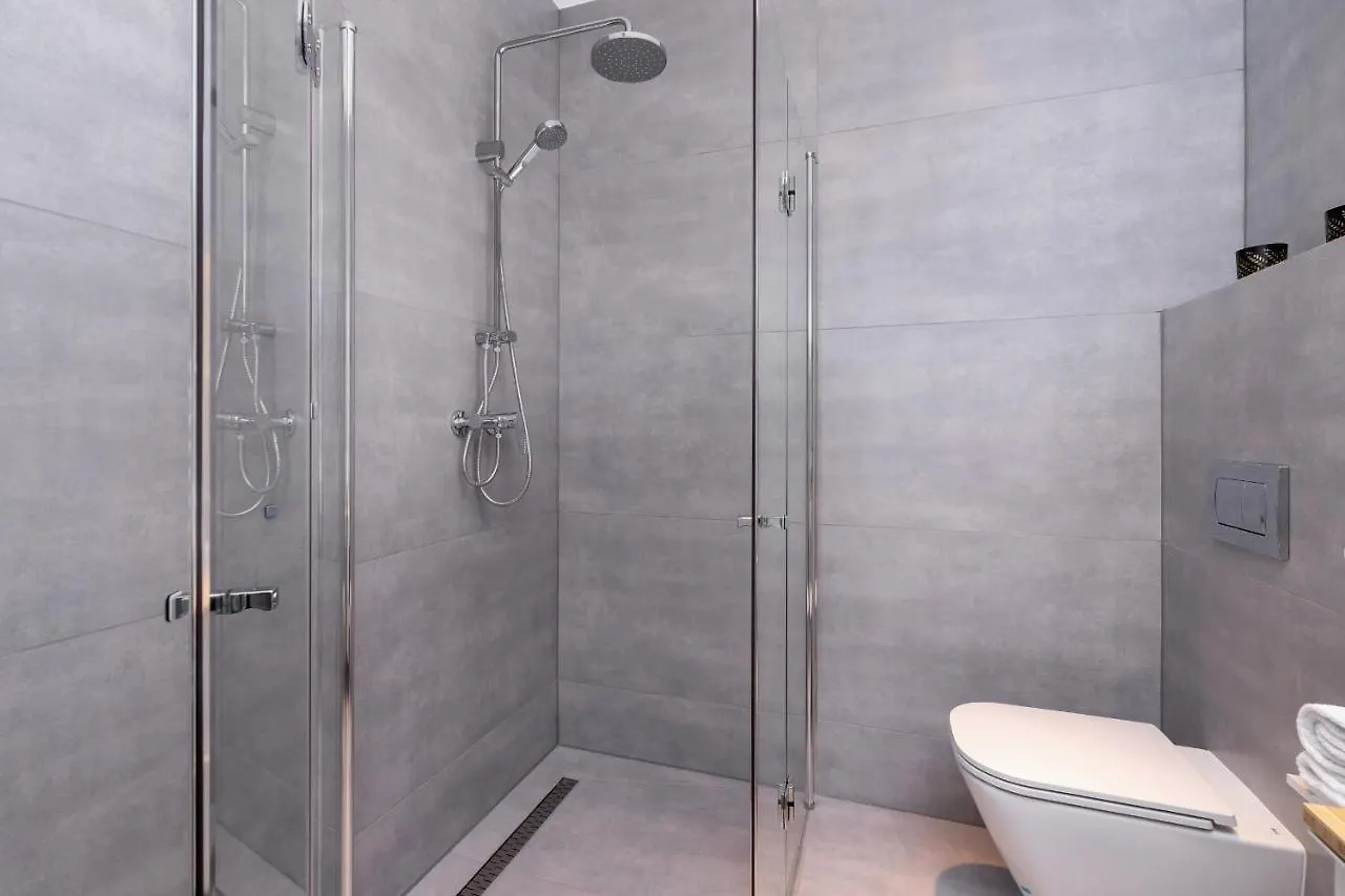 Cracow Apartment Bronowicka With Parking By Noclegi Renters 克拉科夫 0*,